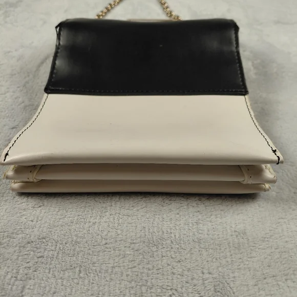 Ivanka Trump Small Purse - Picture 7 of 13
